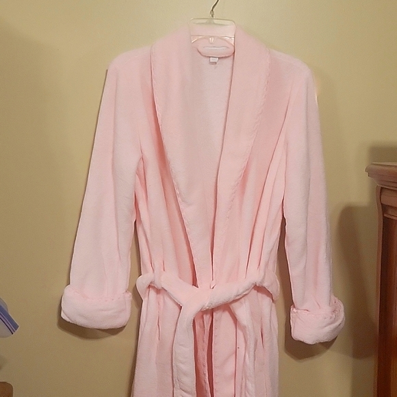 Charter Club Other - Charter Club Long Cozy Plush Robe Embroidered Trim. Pink, Medium